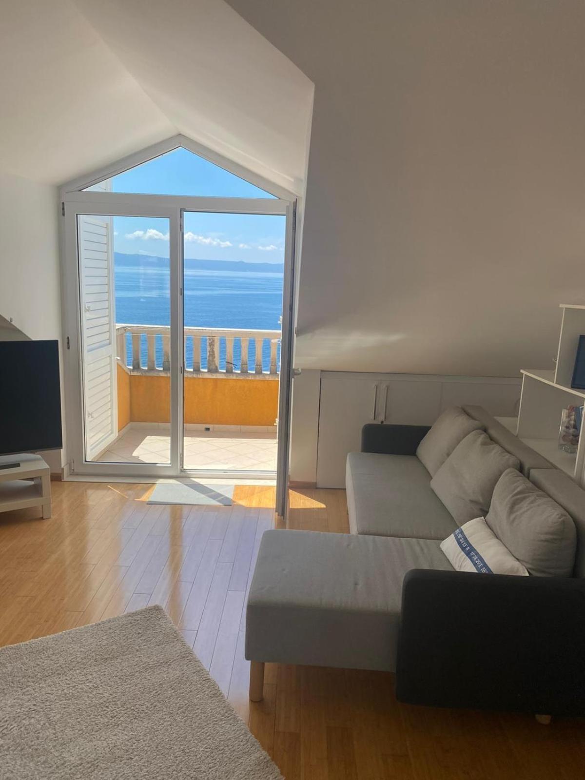 Penthouse Spomenka Floor On Apartman Podgora