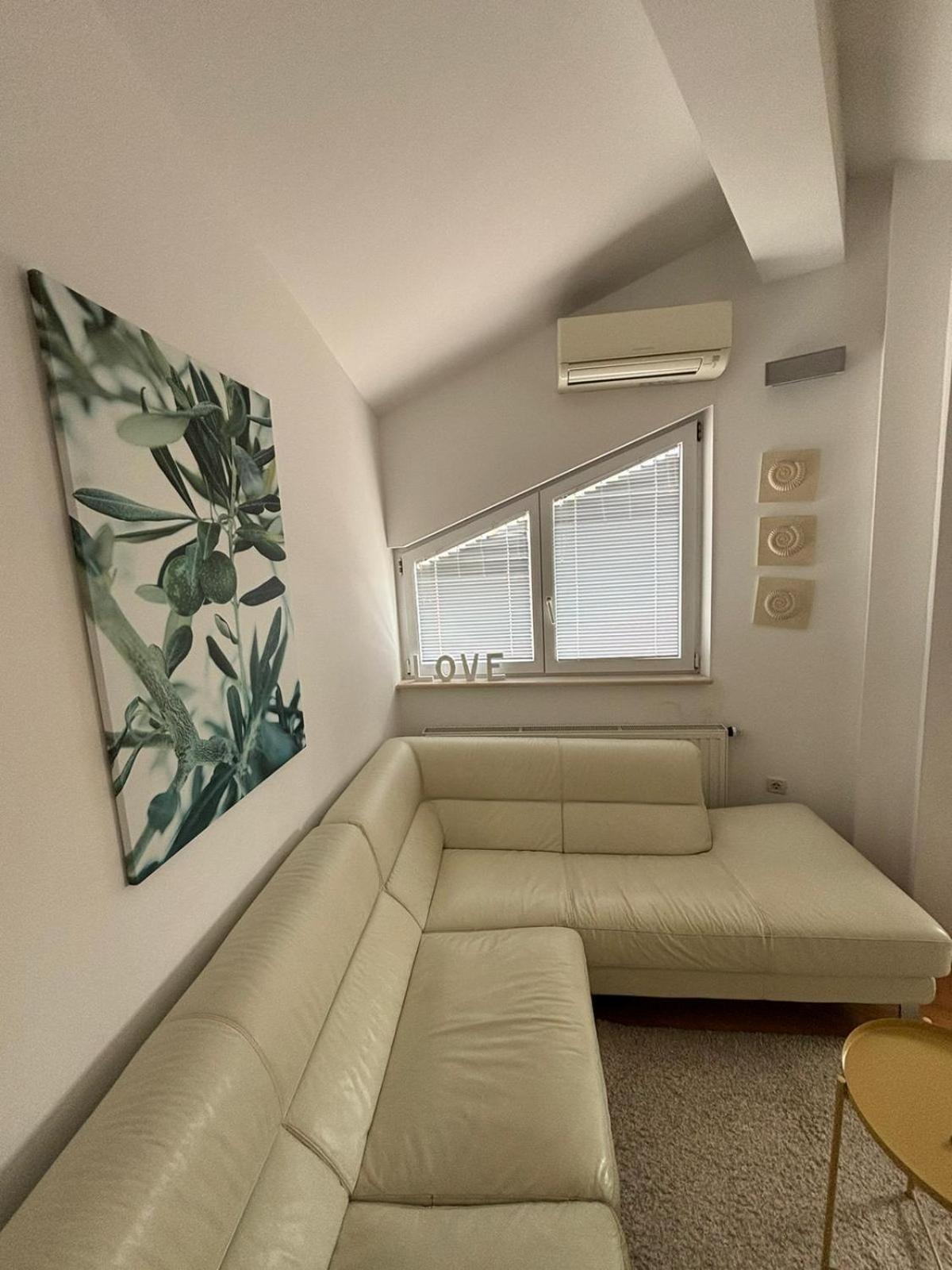 Penthouse Spomenka Floor On Apartman *